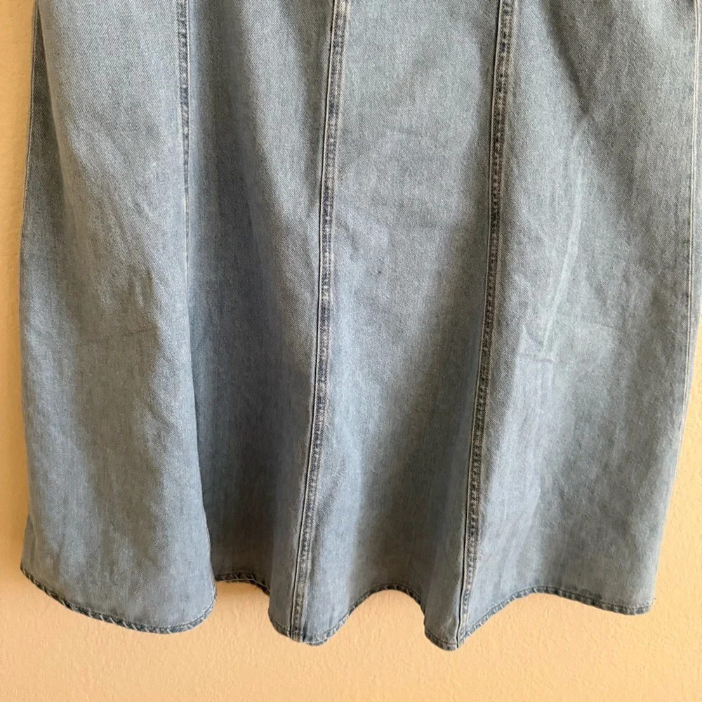 Levi’s Casual Light Blue Denim Maxi Skirt Size 34